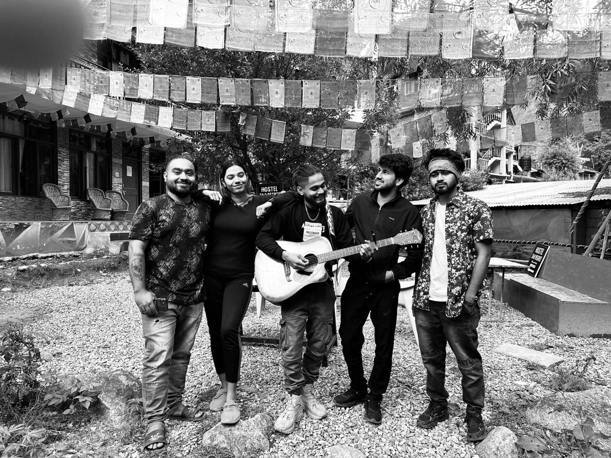 Hostel 360 Degree, Jibhi Bagian luar foto