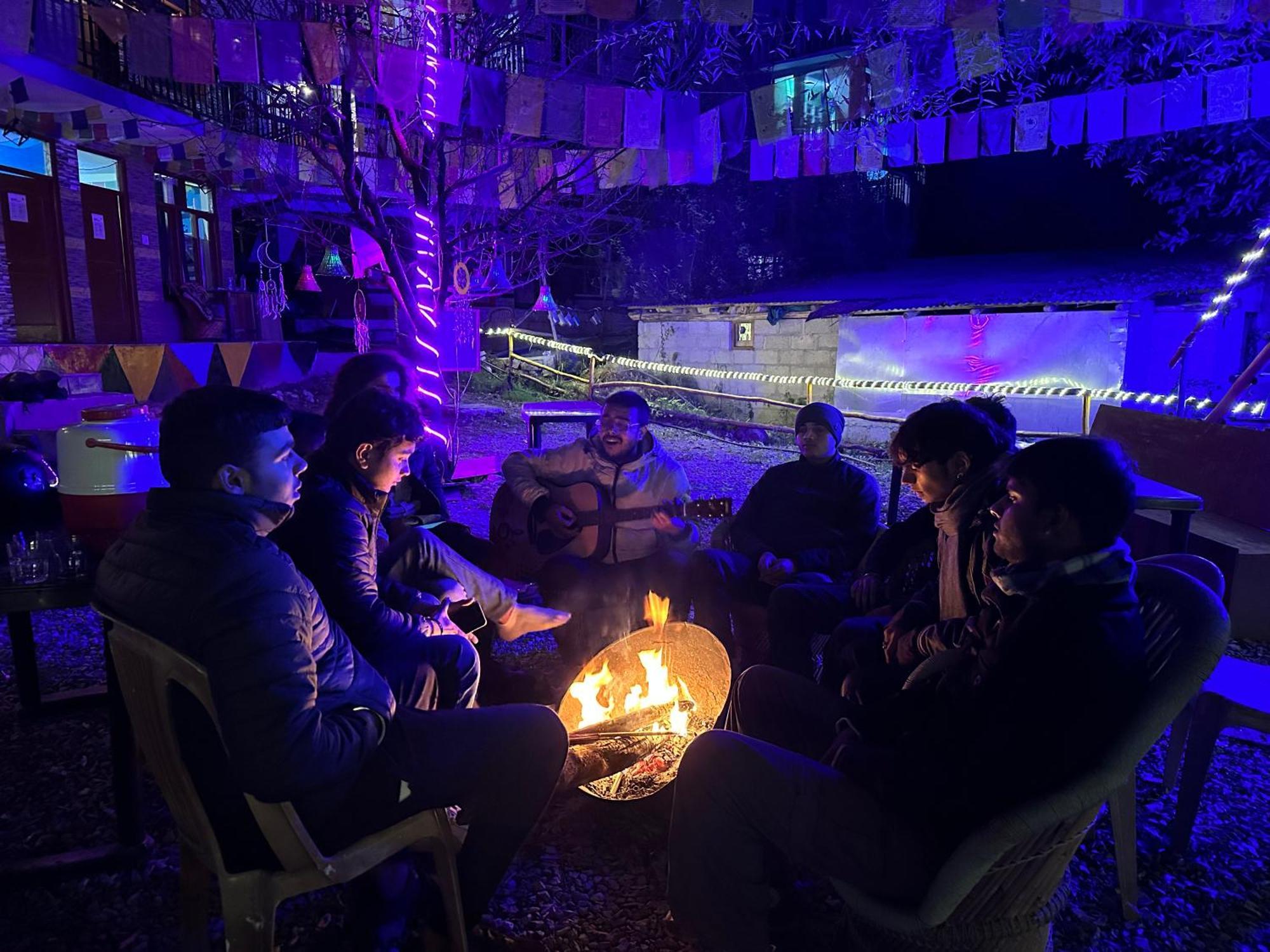 Hostel 360 Degree, Jibhi Bagian luar foto