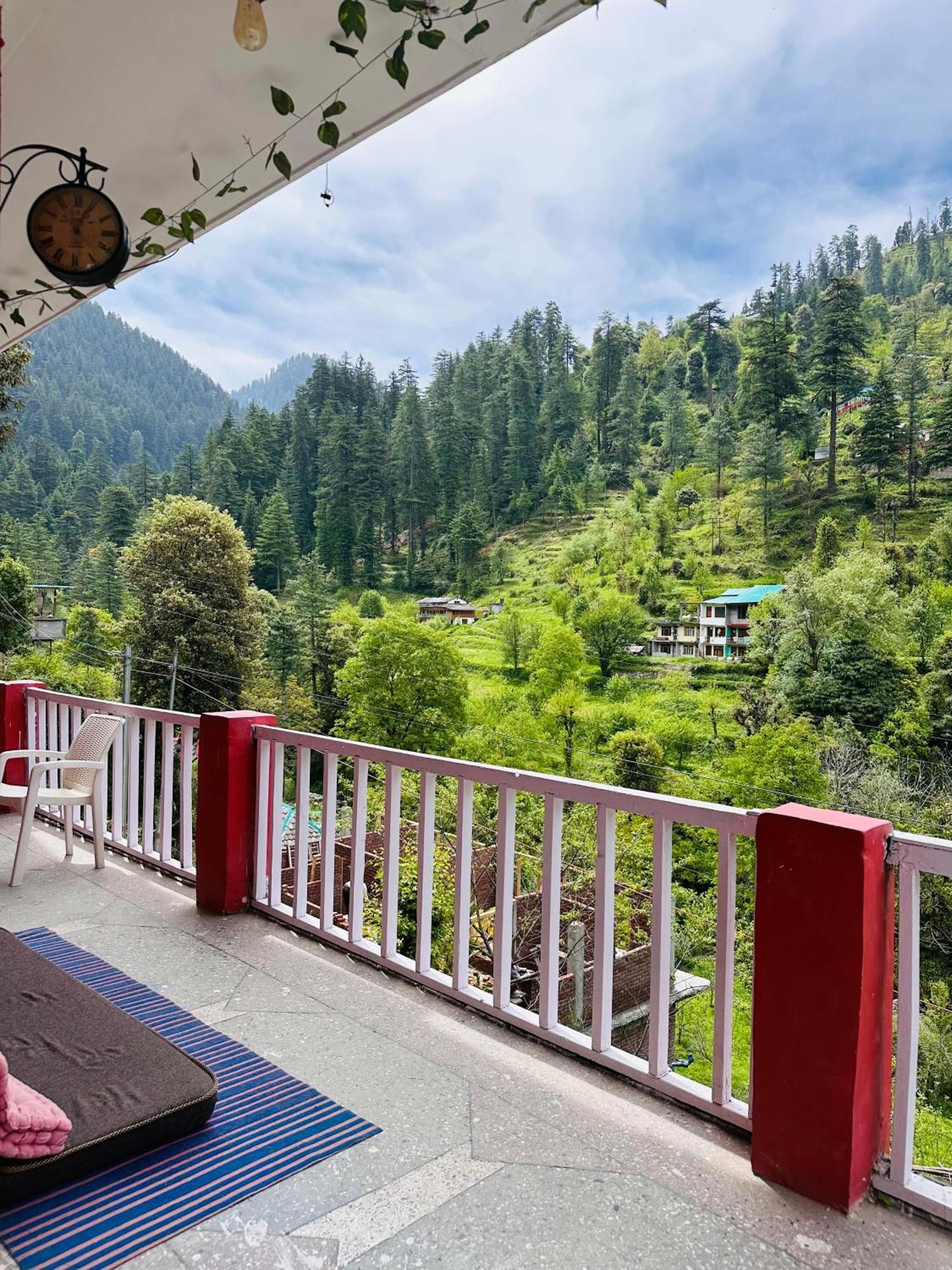 Hostel 360 Degree, Jibhi Bagian luar foto