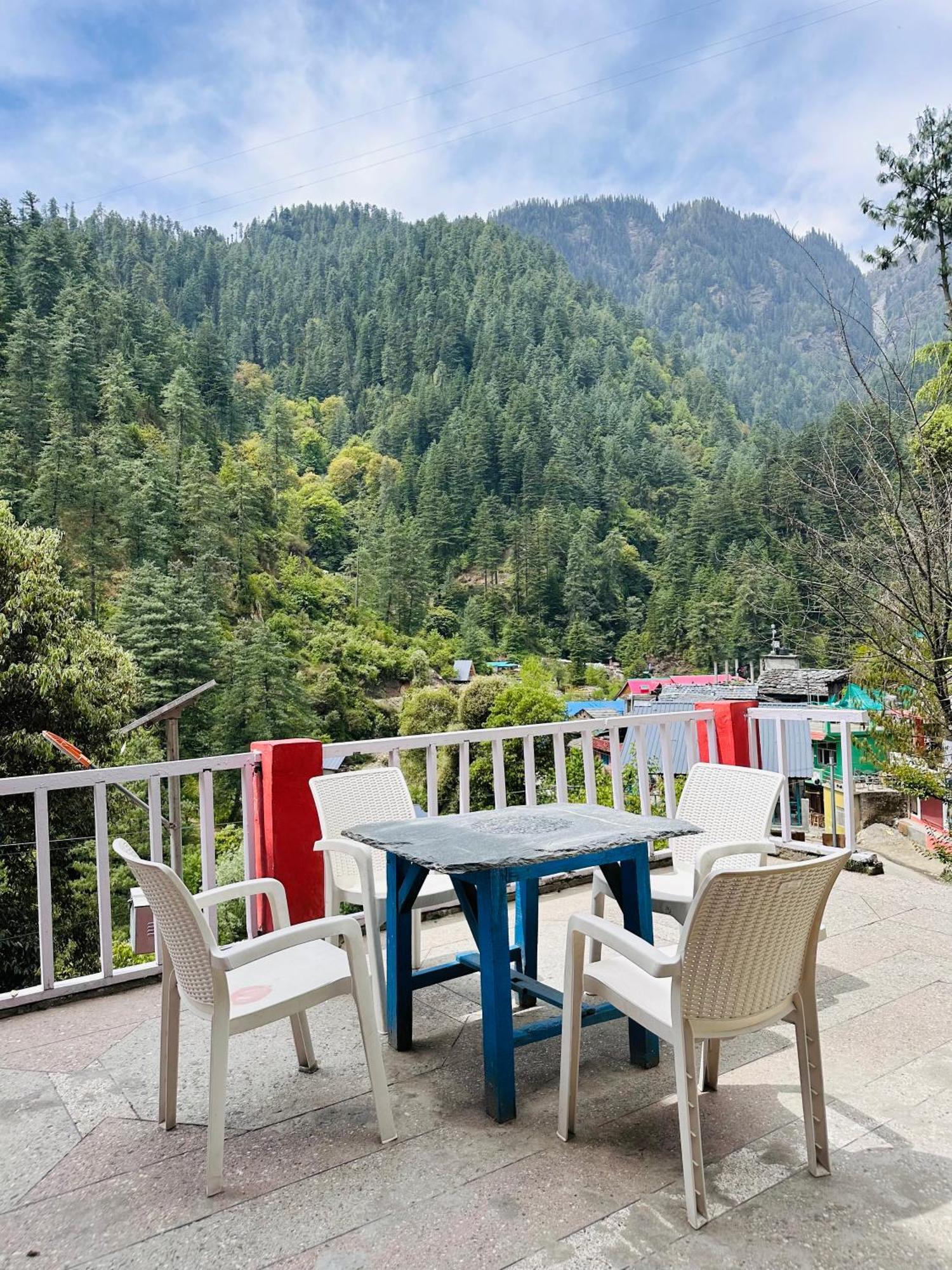 Hostel 360 Degree, Jibhi Bagian luar foto